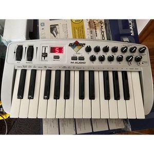 M-AUDIO OZONE MIDI USB Keyboard Controller